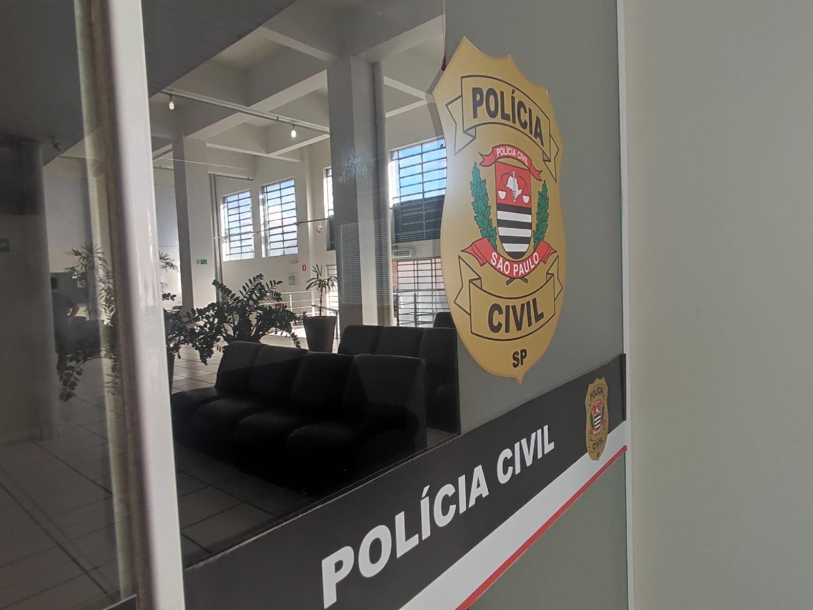 Doméstica é suspeita de furtar joias e dopar patroa