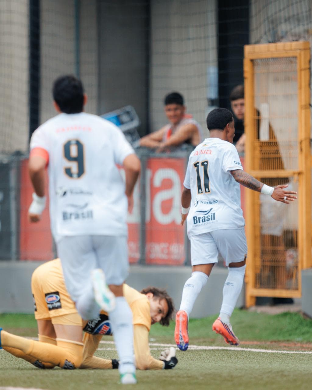 Santos avança no Paulista Sub-20