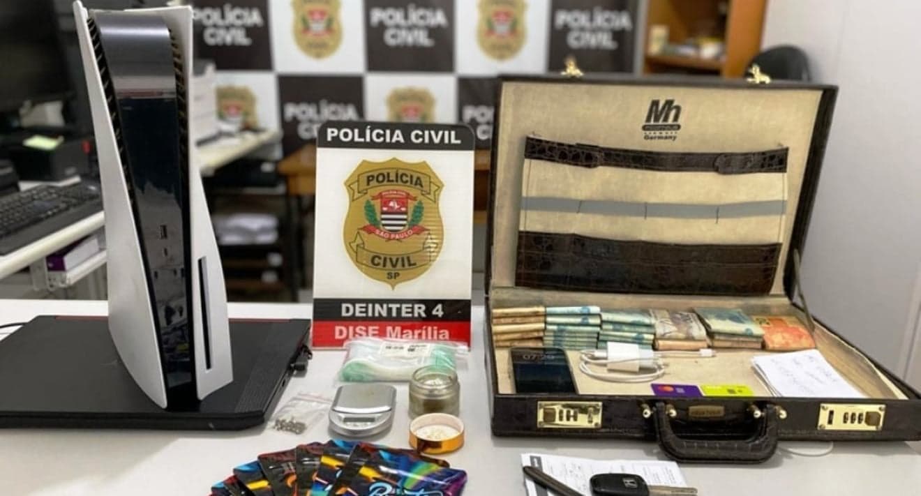 Acusados de tráfico pedem retirada de tornozeleira