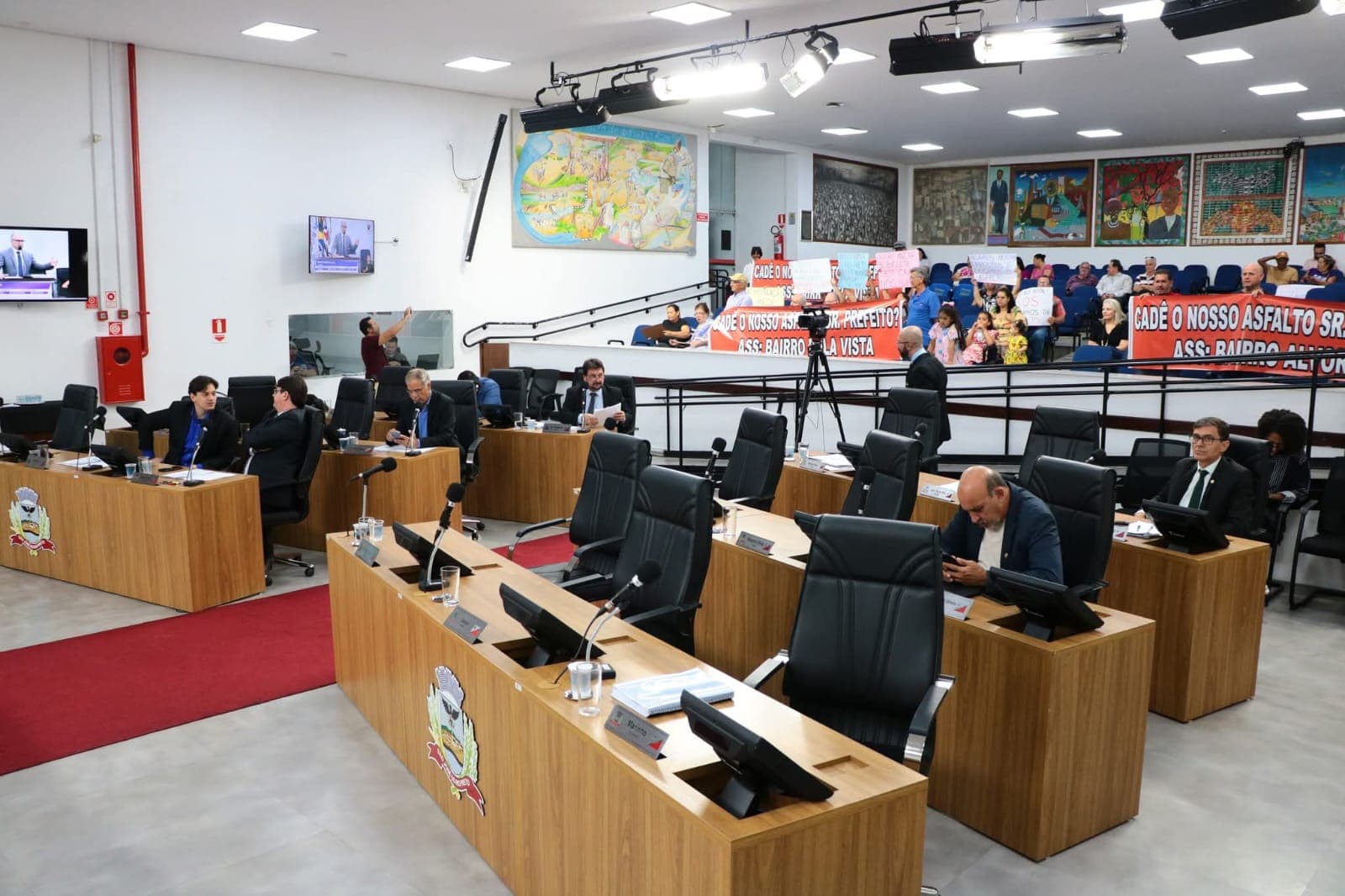 Convocação de secretária da Educação é rejeitada
