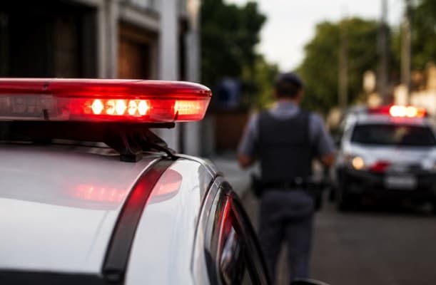 Briga no trânsito termina com uso de Taser pela PM
