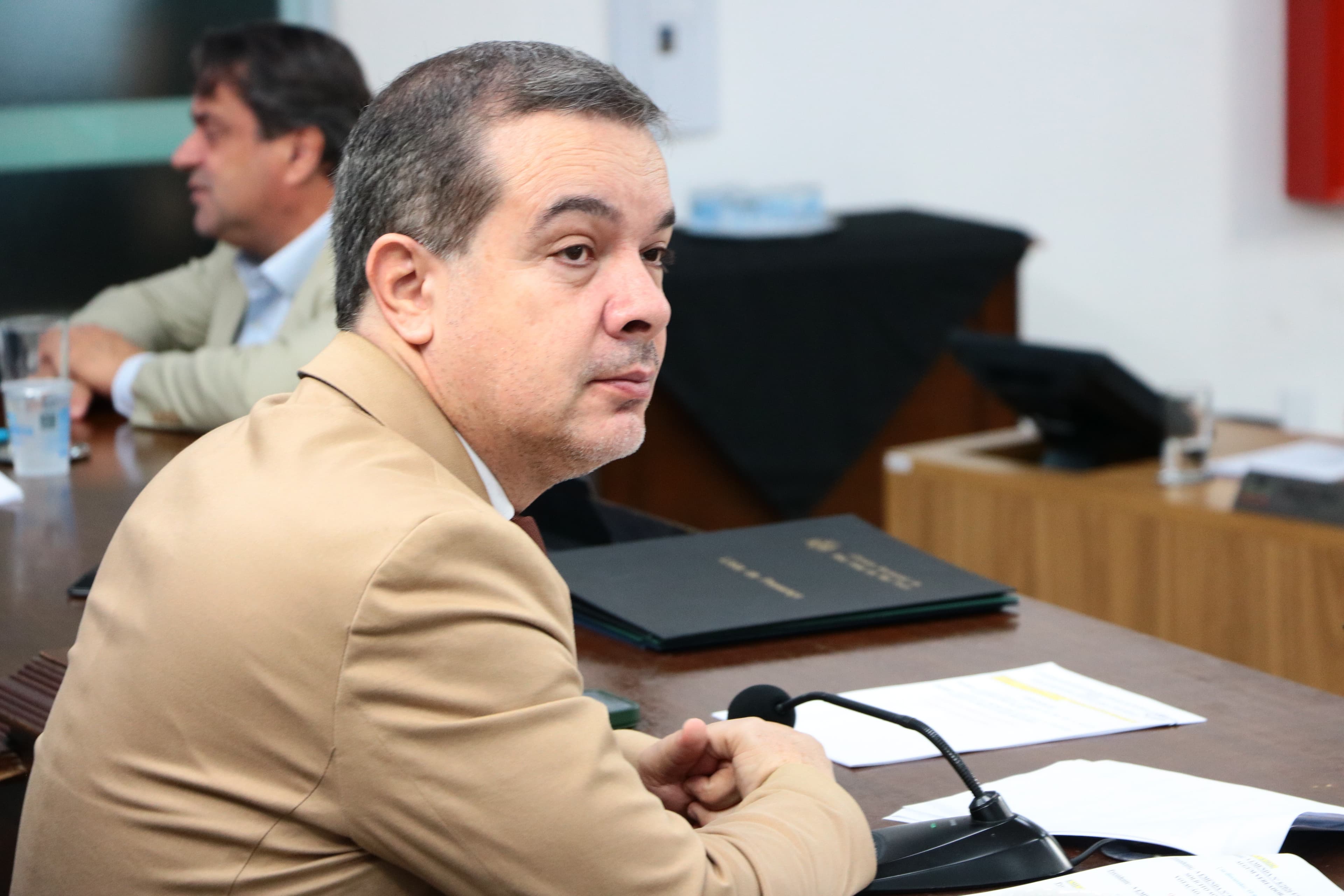 Prefeito veta ligações de água e energia para ambulantes