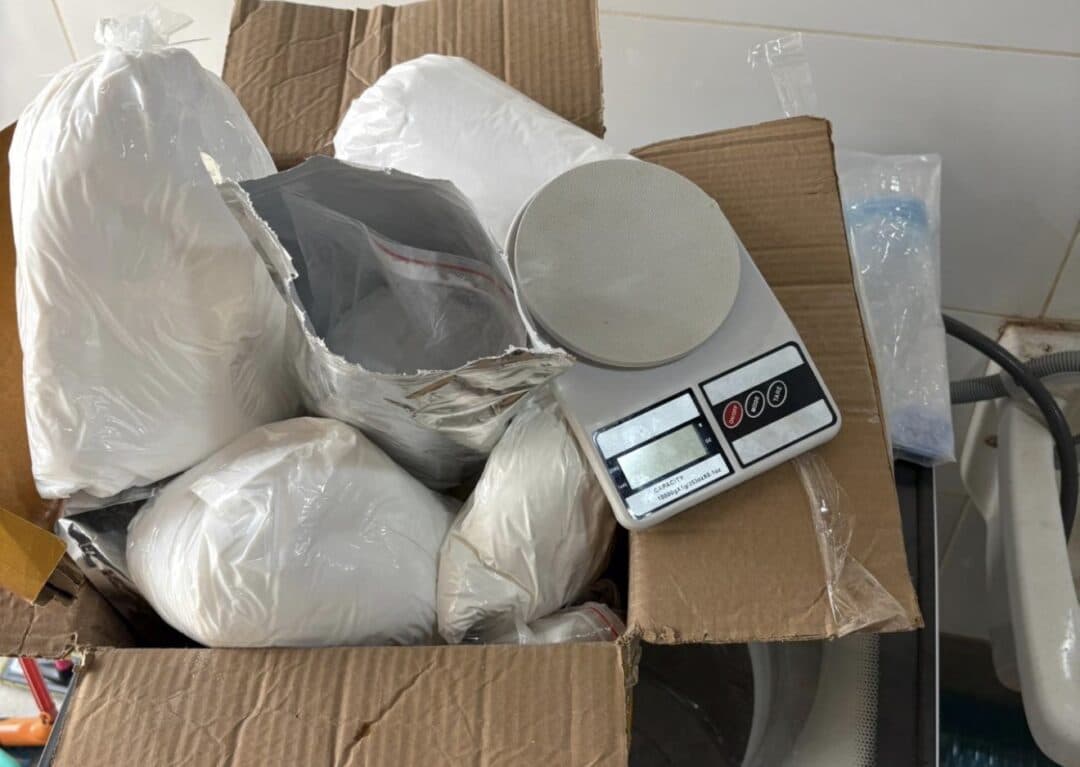 Operação desmonta laboratório de adulteração de drogas