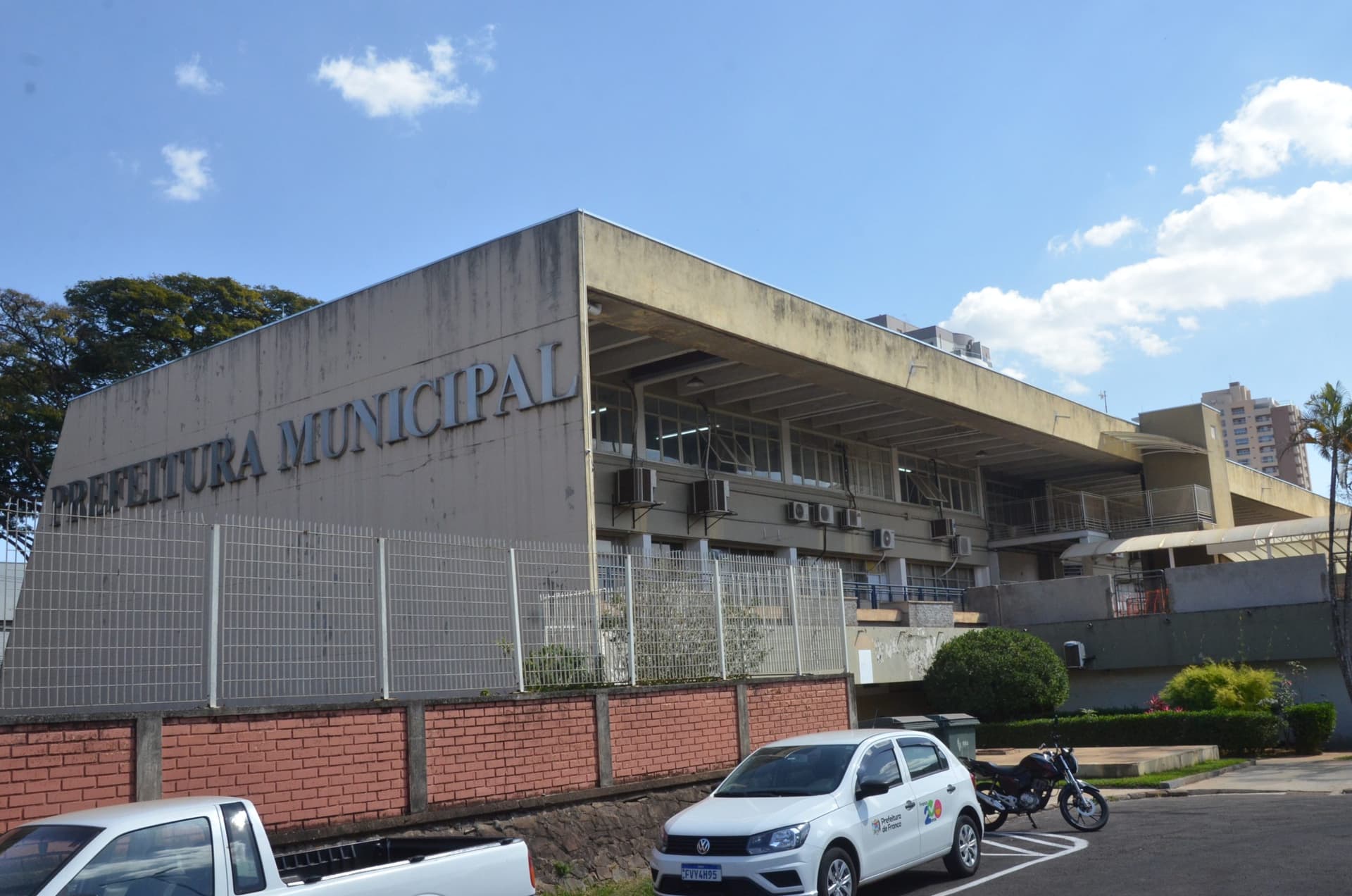 Franca fecha repartições municipais nesta sexta