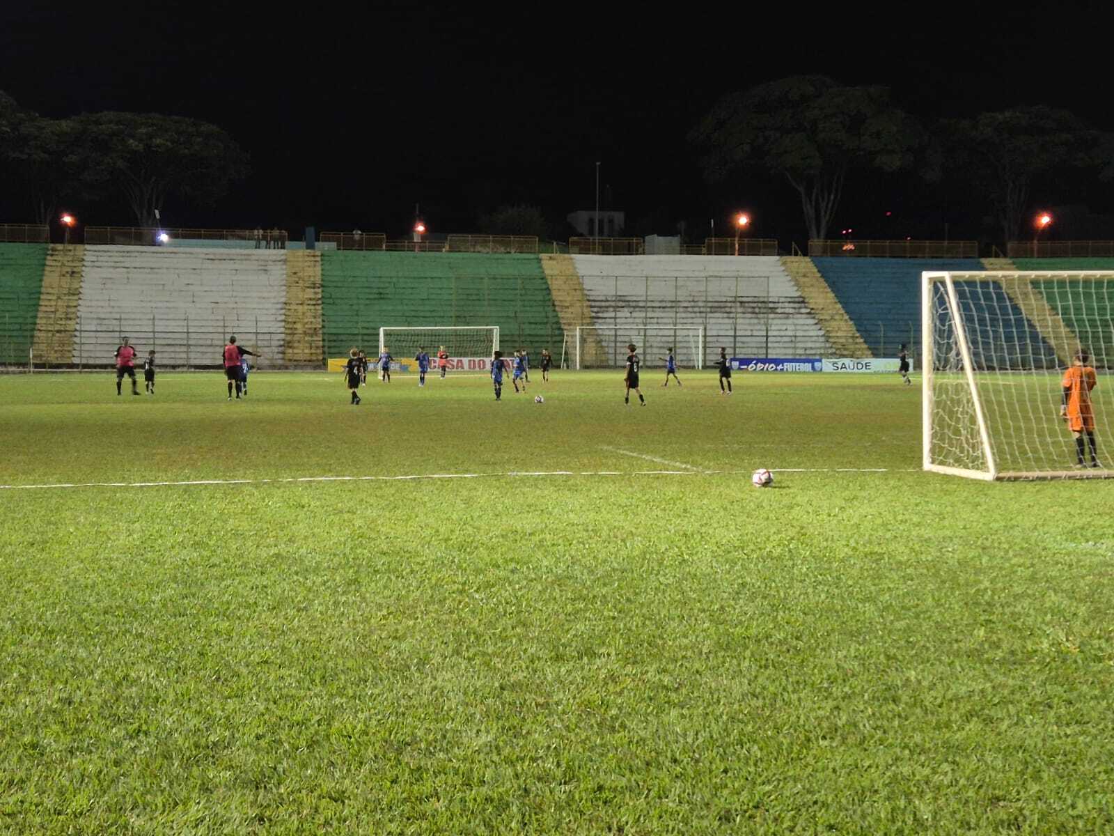 Futebol de base movimenta campos em Franca