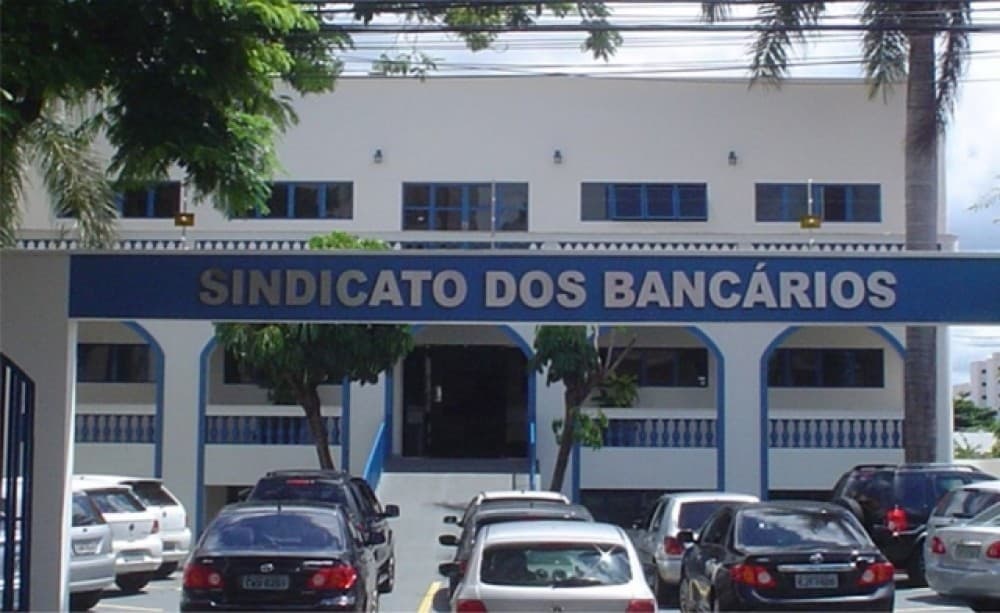 Bancários param 24 horas na região de Prudente