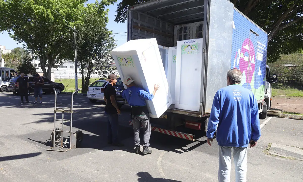 Mauá distribui geladeiras novas em troca de antigas