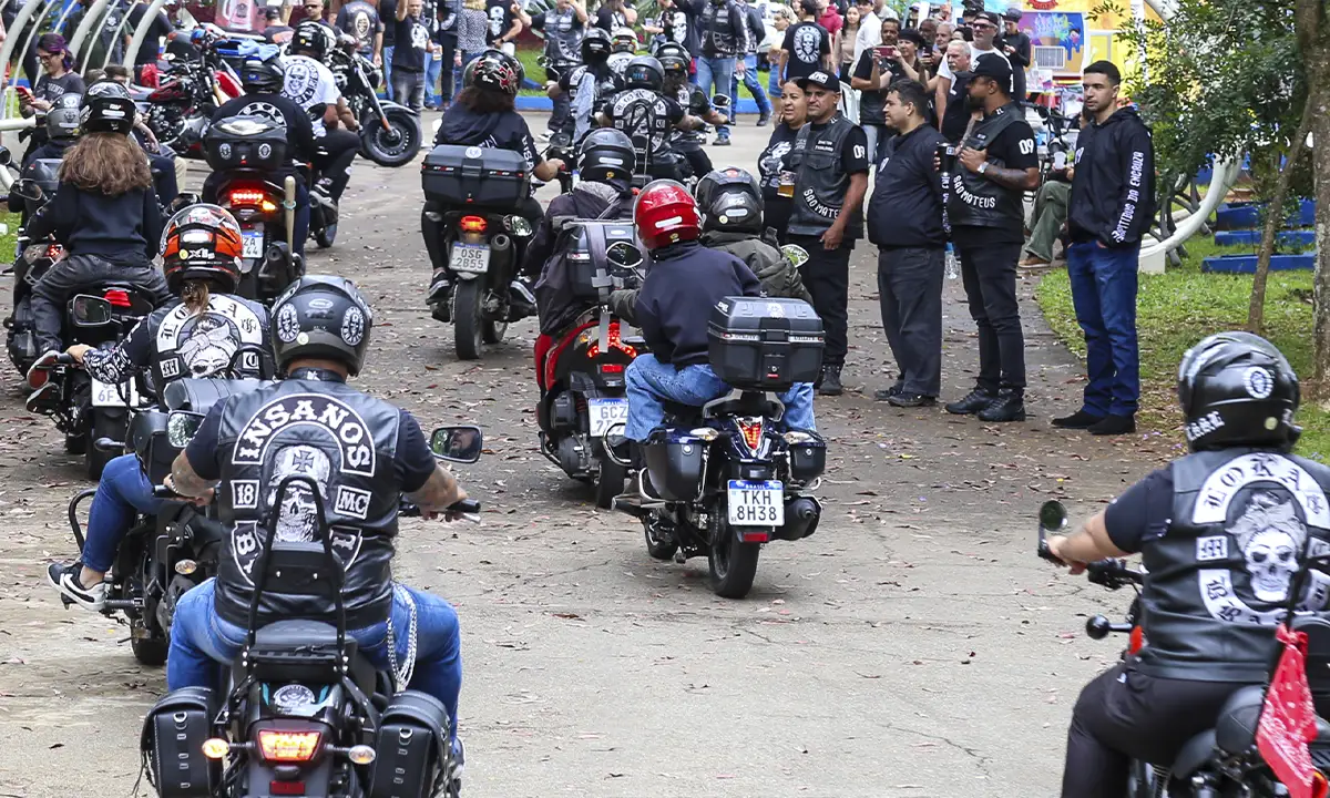 Encontro de motos clássicas no Bosque do Povo