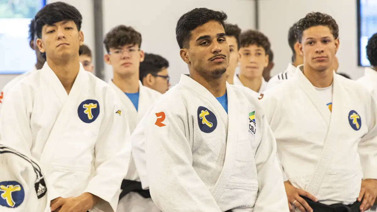 Hiago Bastos representa São Caetano no Mundial