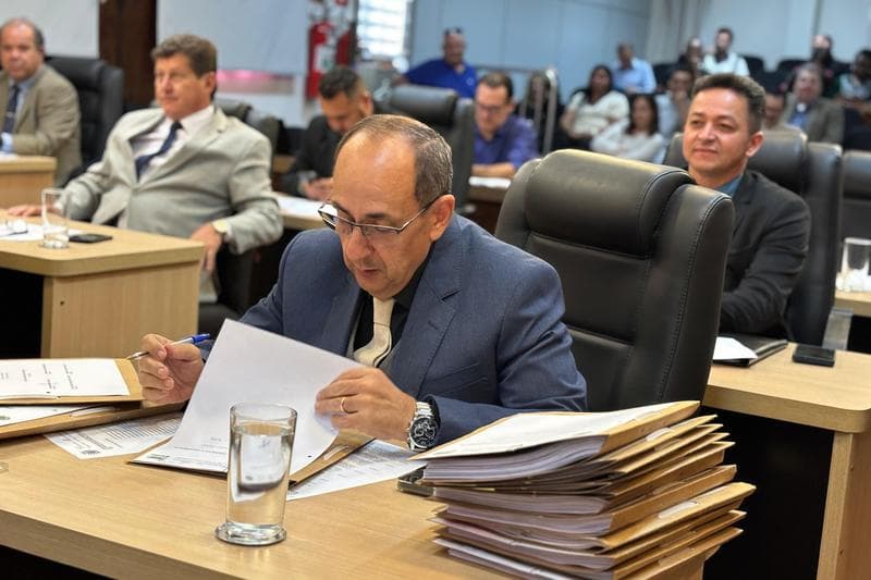 Câmara adia votação de projeto sobre organograma da Prefeitura