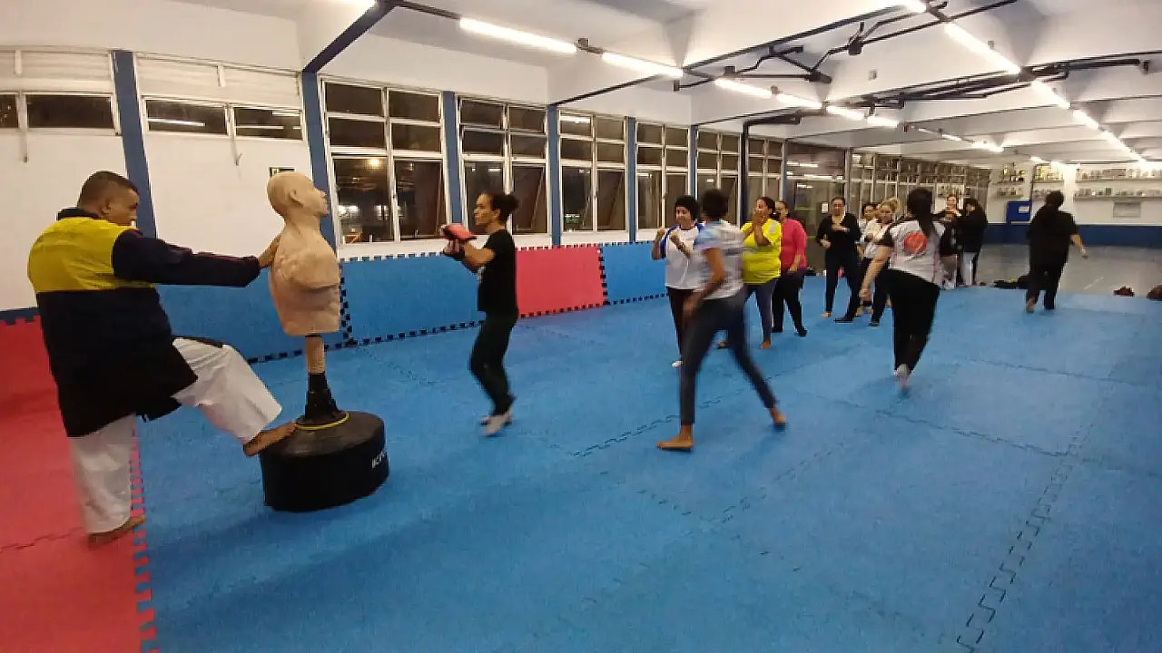Guarujá oferece Krav Maga gratuito para mulheres