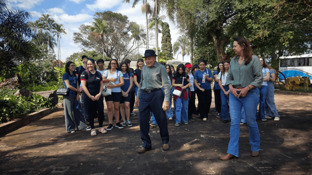 ETEC Trajano leva alunos a propriedades rurais de Limeira