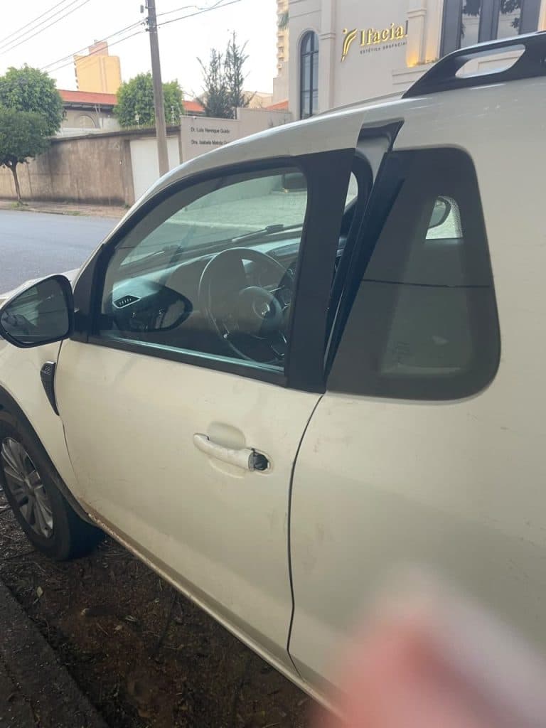 Dois veículos furtados em Limeira na segunda-feira
