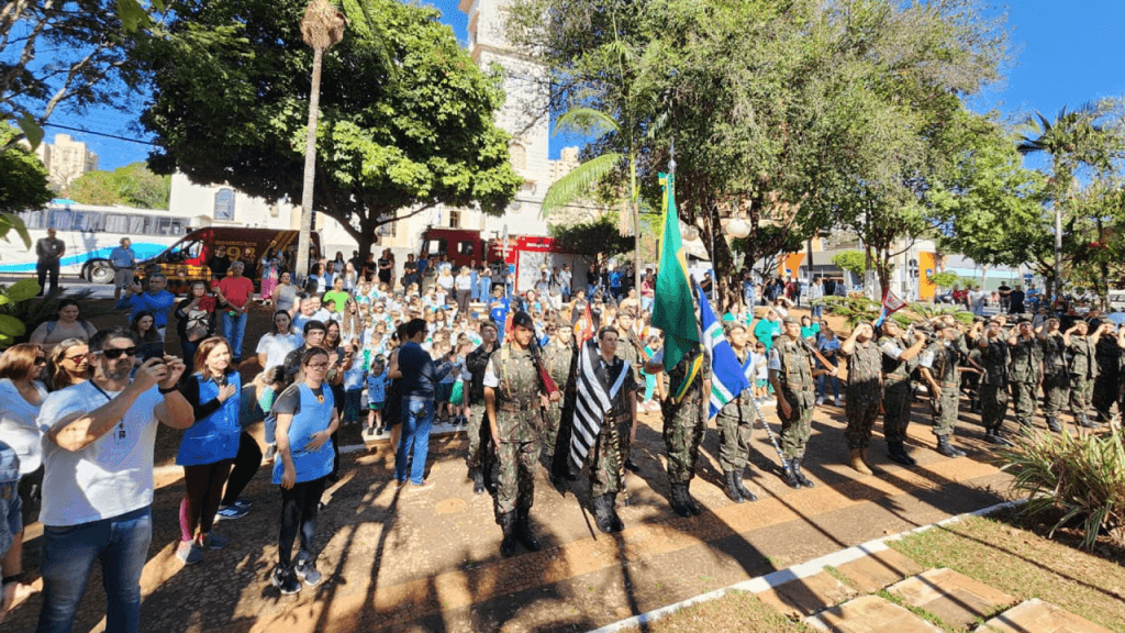 Semana da Pátria começou nesta terça-feira em Limeira com ato cívico