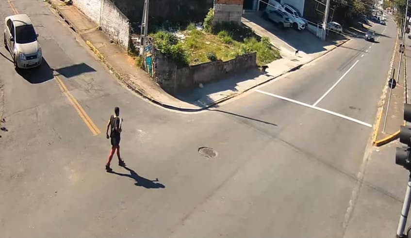 GCM prende homem com machado e mandado em aberto