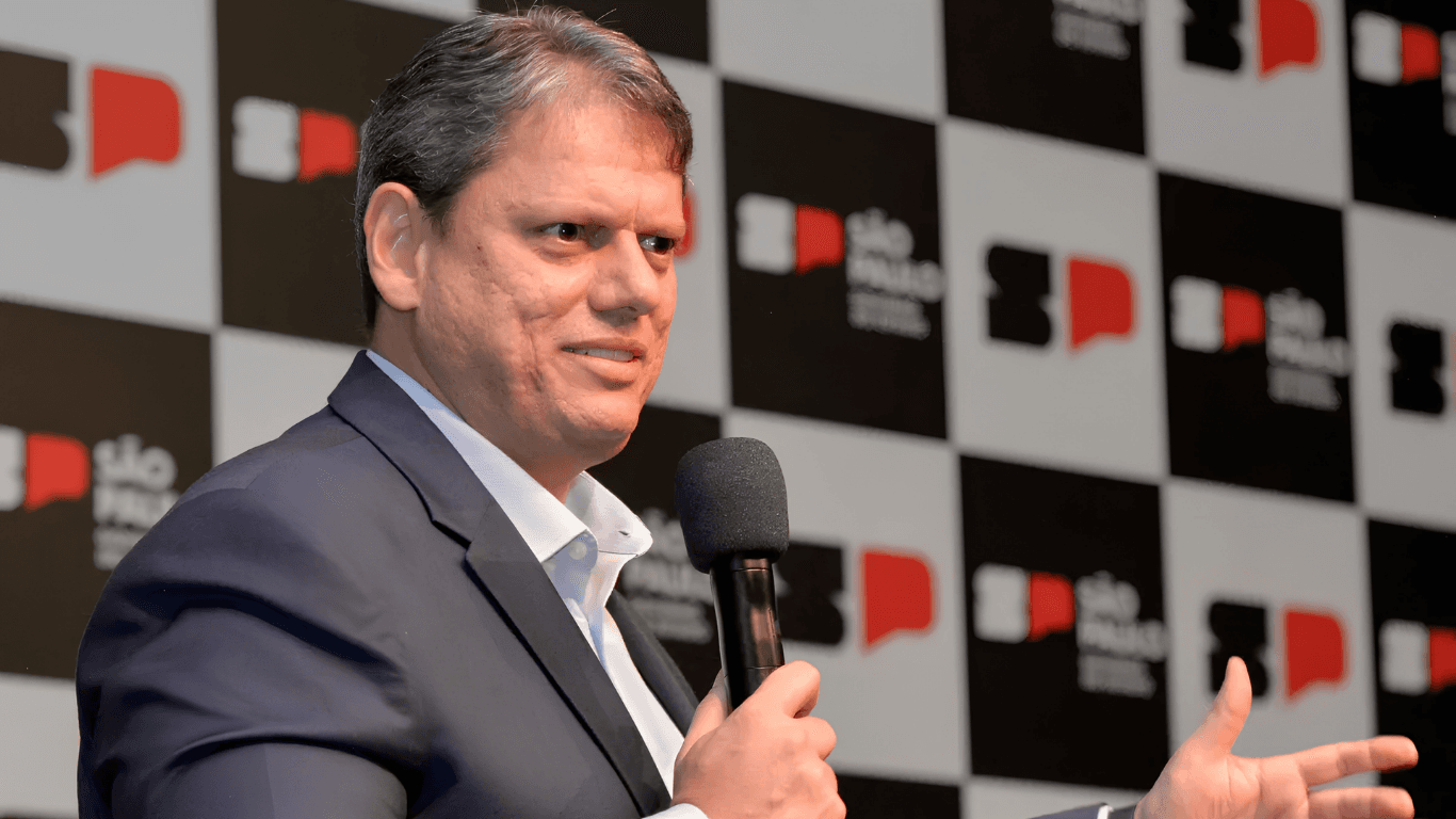 Tarcísio defende Polícia Civil após críticas à operação Wi-Fi