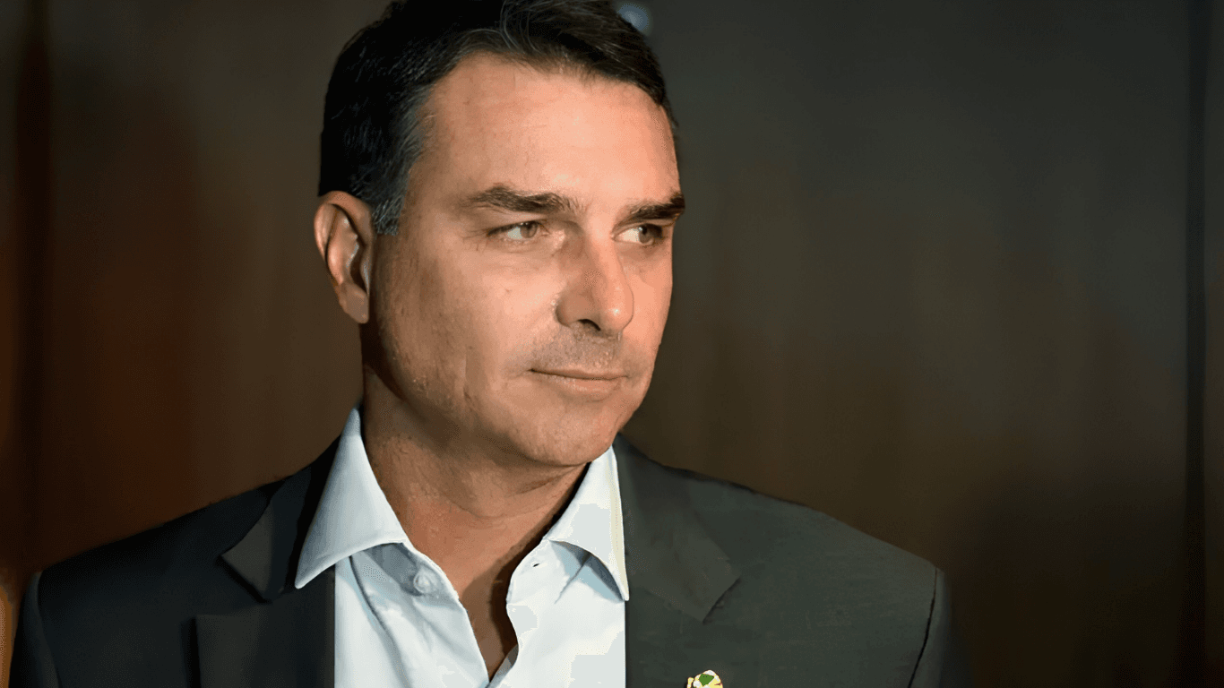 Flávio Bolsonaro lidera em 5 dos 10 estados com menor extrema pobreza