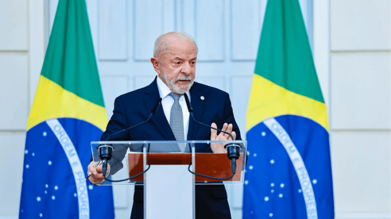 Lula anuncia transporte gratuito aos fins de semana e perdão de dívidas para MEIs