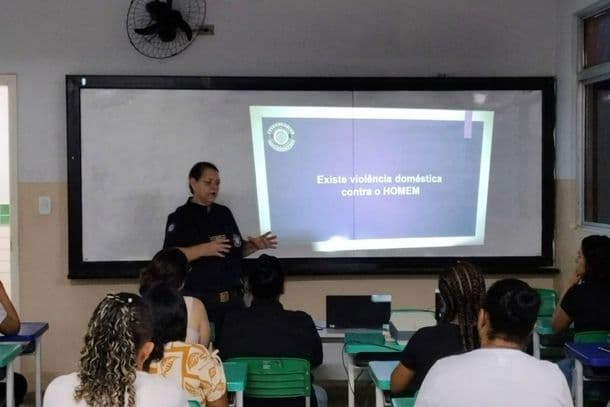 Palestra alerta sobre violência contra a mulher em Rio das Pedras