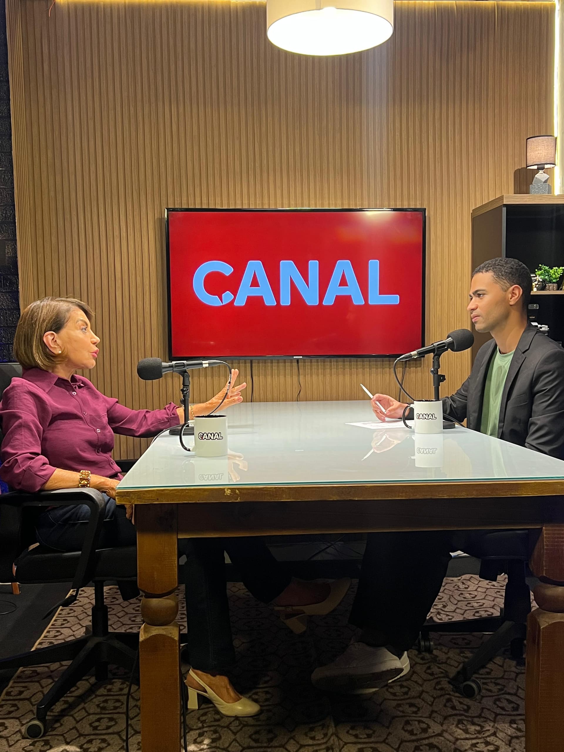 Professora Bebel debate educação, cenário político e impactos do tarifaço em entrevista
