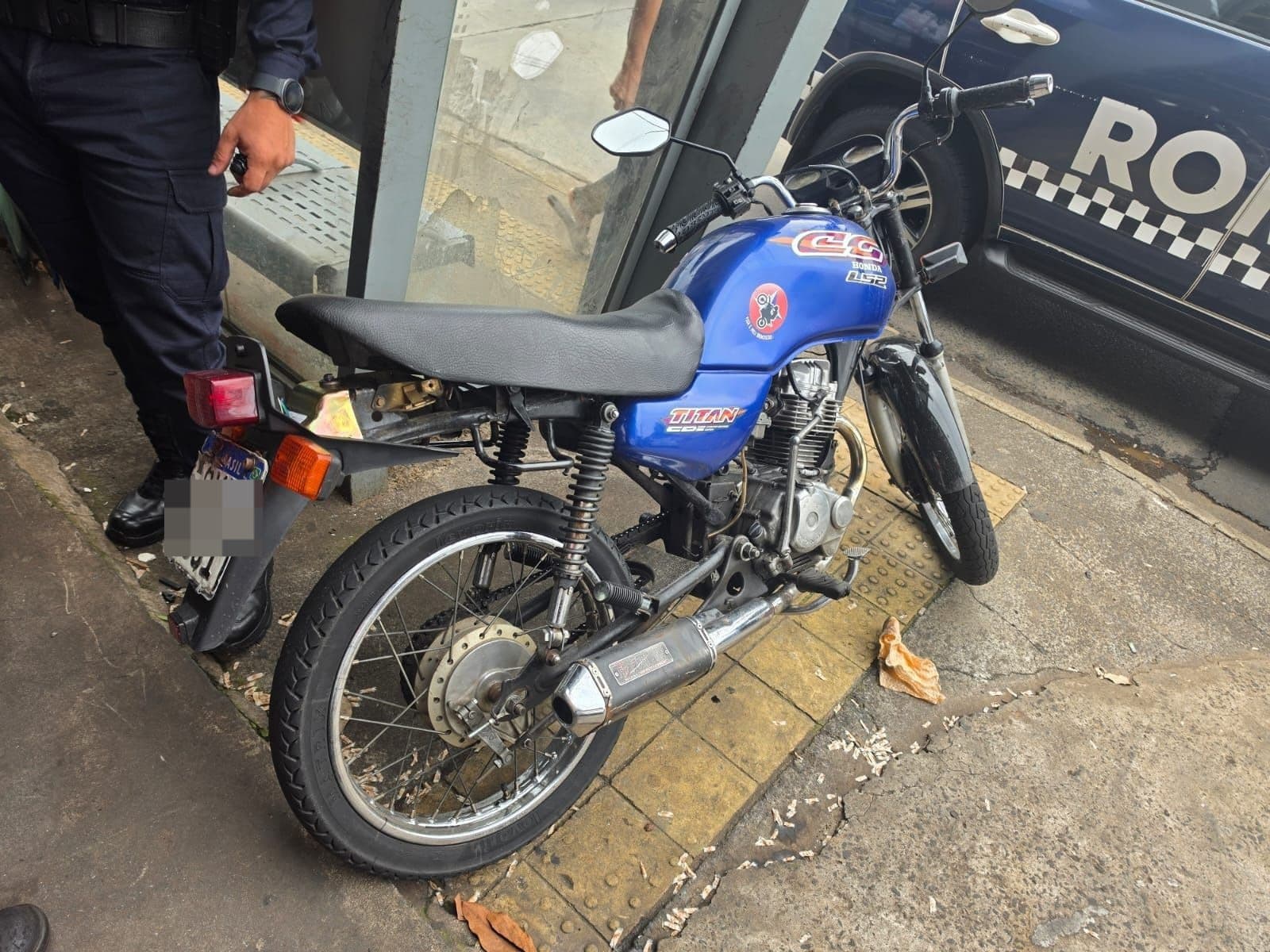 Motocicleta com placa divergente é apreendida pela ROMU no Centro de Piracicaba