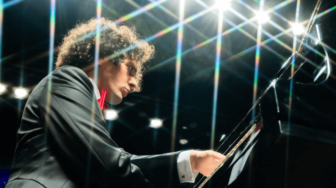 Orquestra Sinfônica de Piracicaba recebe pianista Fabio Martino em concertos