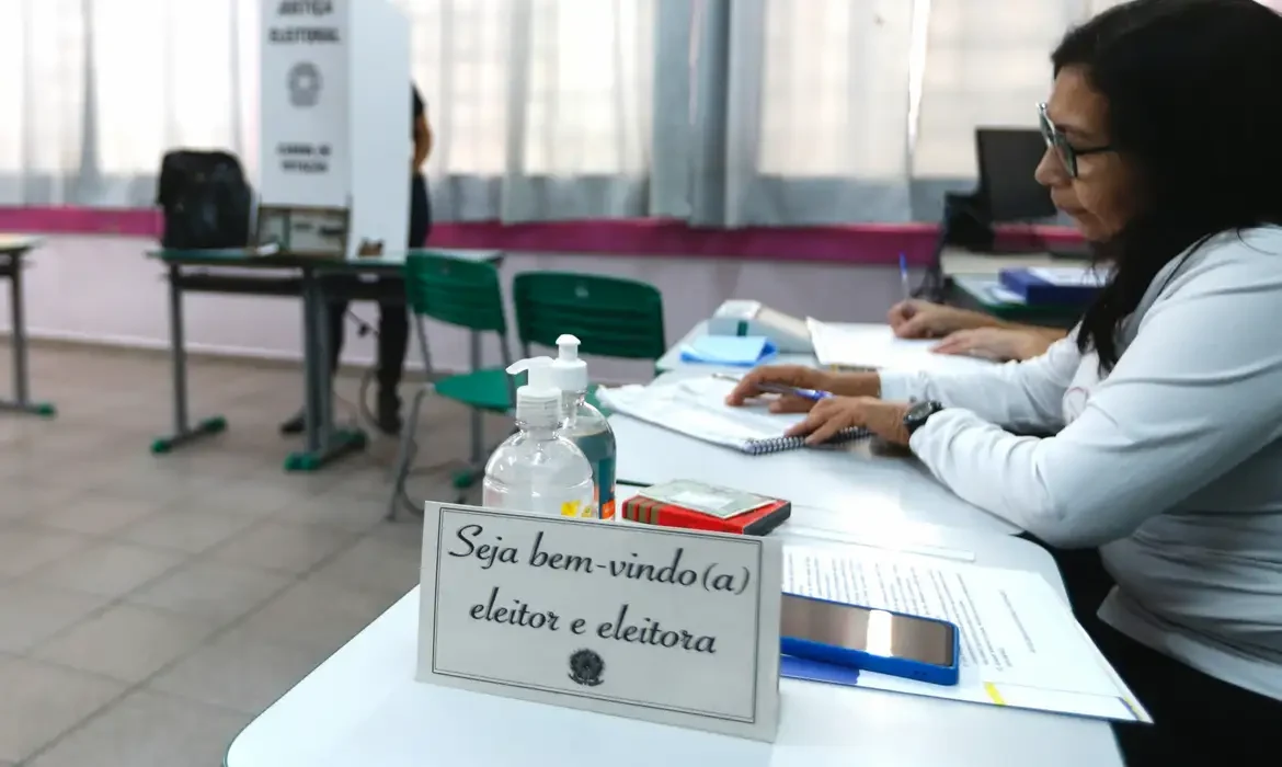 TSE já soma 516 mil inscrições de mesários voluntários para as Eleições 2026