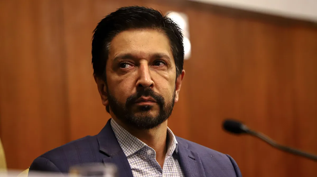 Câmara de São Paulo analisa pedido de impeachment de Ricardo Nunes por denúncias sobre ônibus e assédio eleitoral