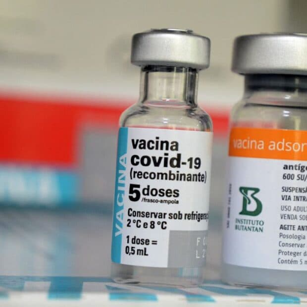 Anvisa exige atualização das vacinas contra Covid-19