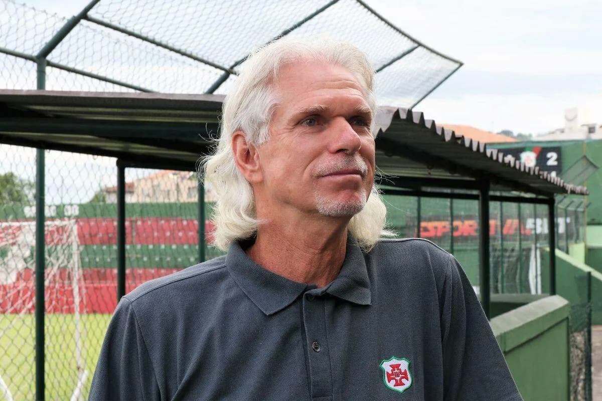 Sérgio Guedes renova com Portuguesa Santista para 2027