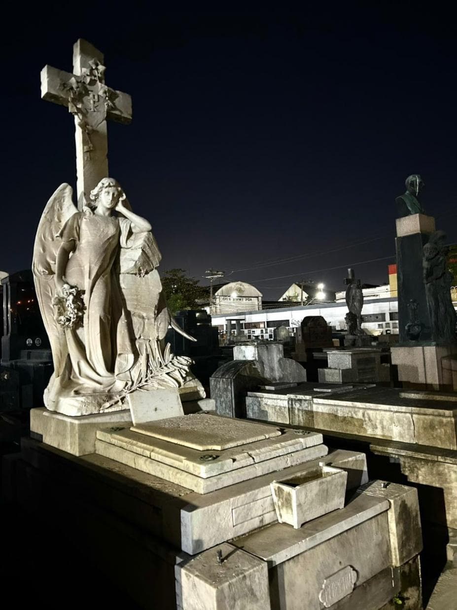 Tour noturno no Cemitério do Paquetá abre vagas