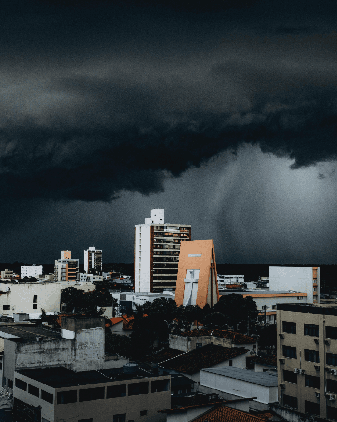 Inmet eleva alerta de vendaval para Alto Tietê