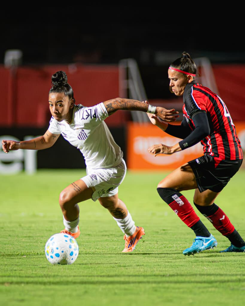 Sereias vencem Vitória por 2 a 1 no Barradão
