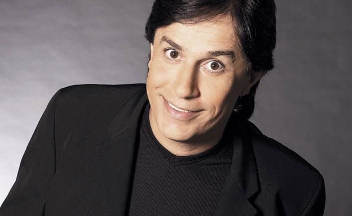 Tom Cavalcante leva show de humor a São Caetano