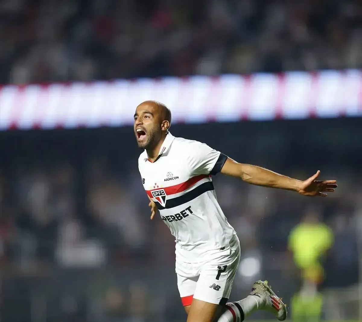 Lucas Moura pode voltar antes do previsto ao São Paulo