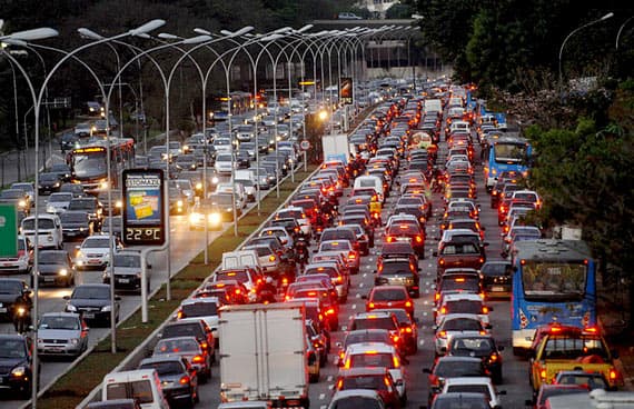 Rodízio de veículos suspenso em São Paulo