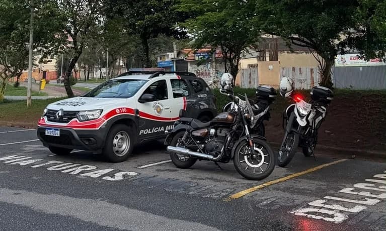 Adolescente apreendido após fuga em moto