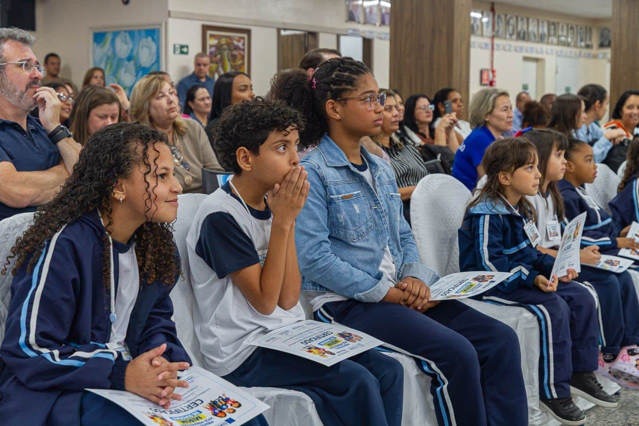 Diadema tem nova prefeita mirim de 10 anos e vice de apenas 5 anos