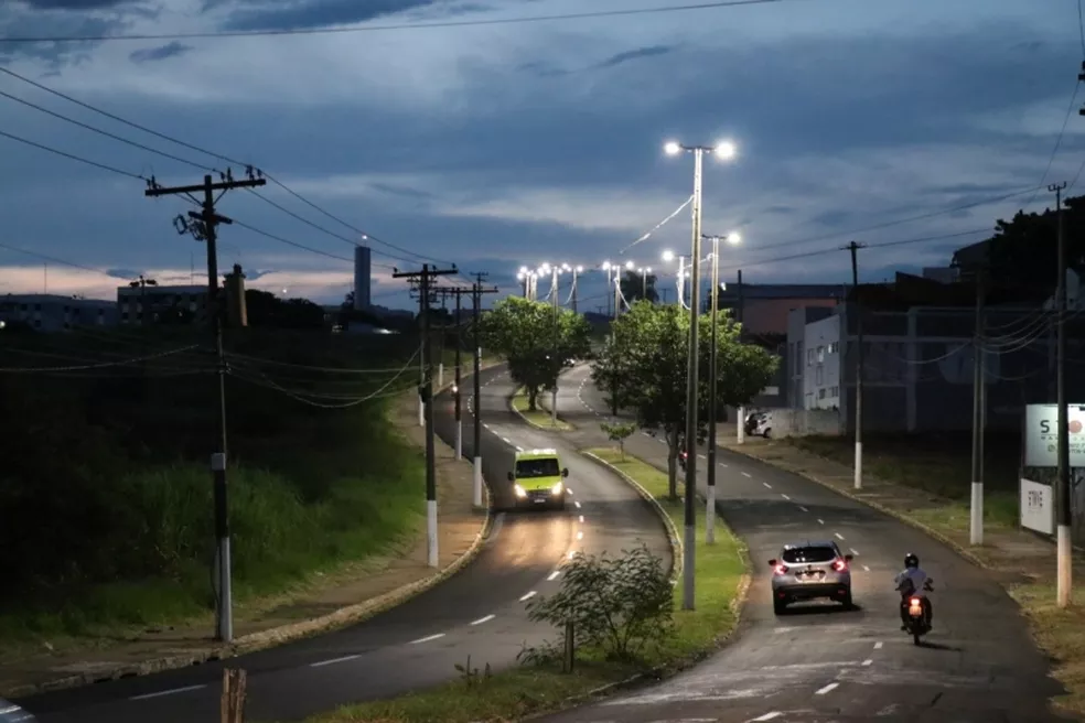 Marília avança em concessão de iluminação pública