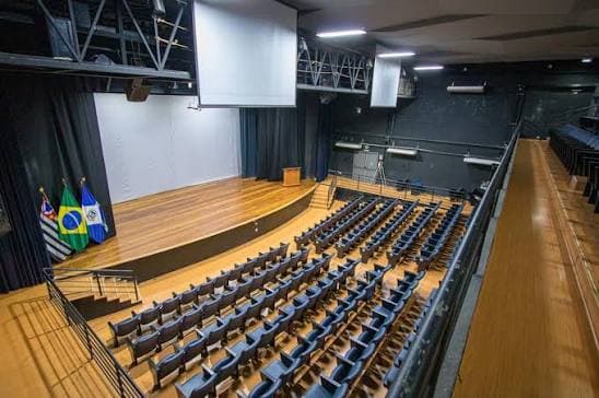 Teatro Nair Bello exibe 'Garoto Cósmico' gratuitamente