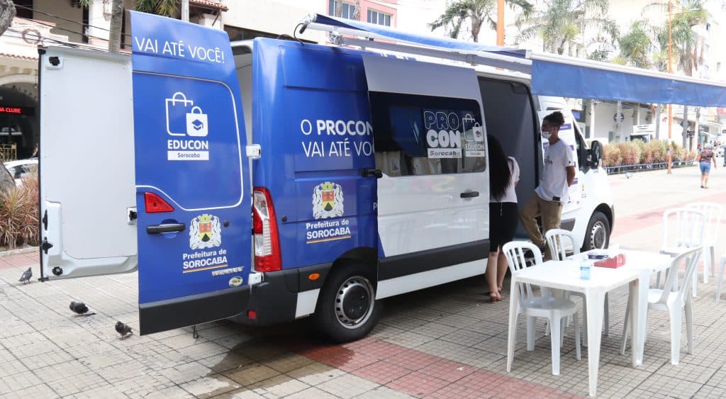 Procon Móvel atende no centro de Sorocaba
