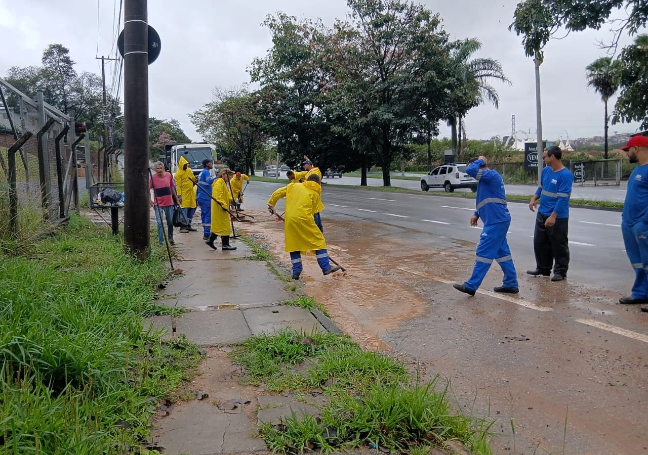 Chuva deixa 127 milímetros em três dias e mobiliza equipes em Sorocaba