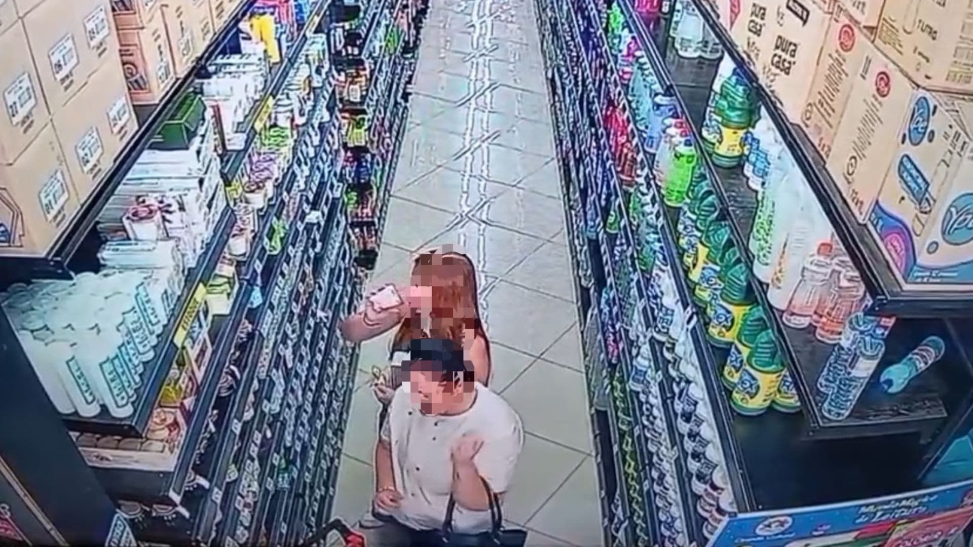 Dupla furta quase R$ 500 em perfumaria no Centro