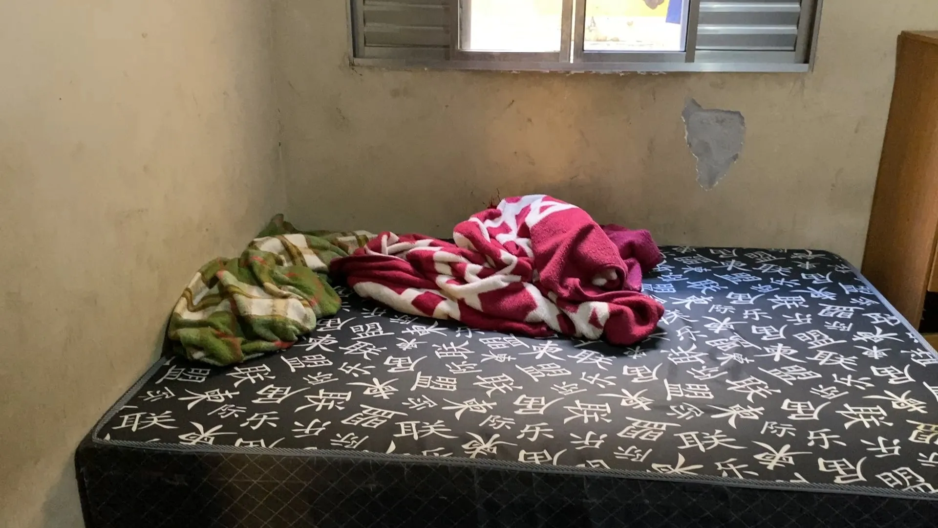 Bolivianos são resgatados de fábrica em Itaquaquecetuba