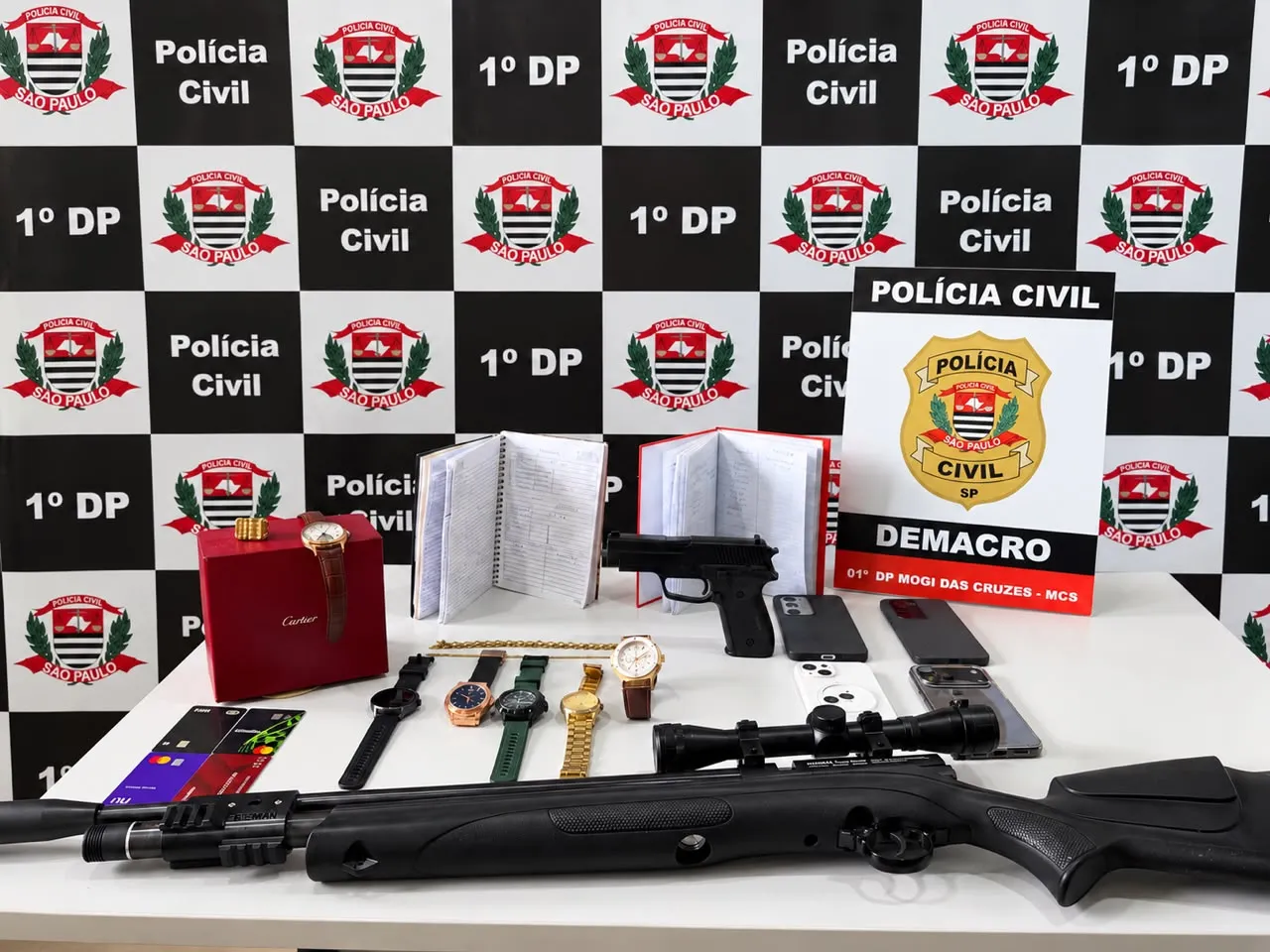 Suspeito de golpes online é preso em Suzano
