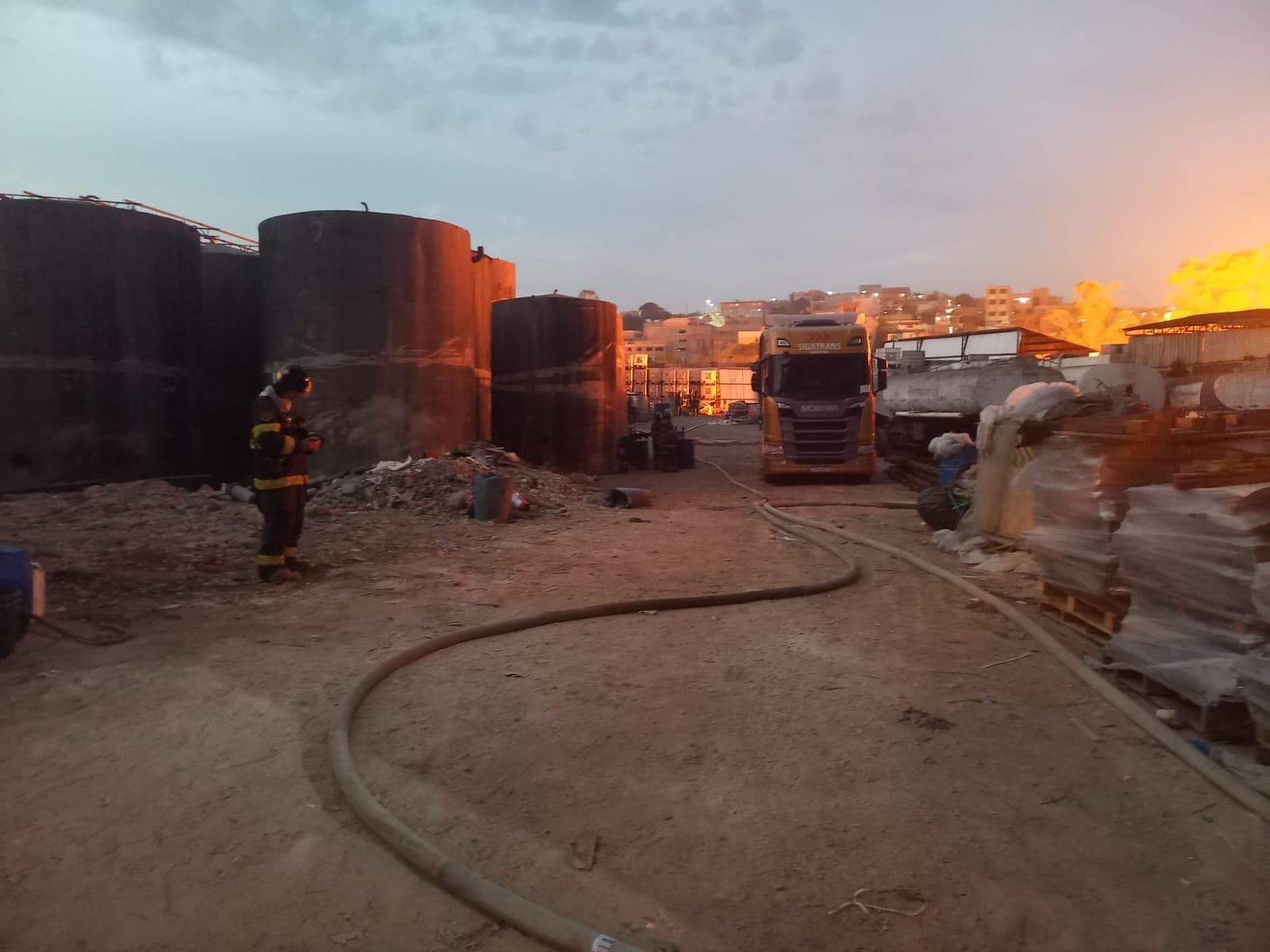 Indústria incendiada em Itaquaquecetuba tinha licença vencida