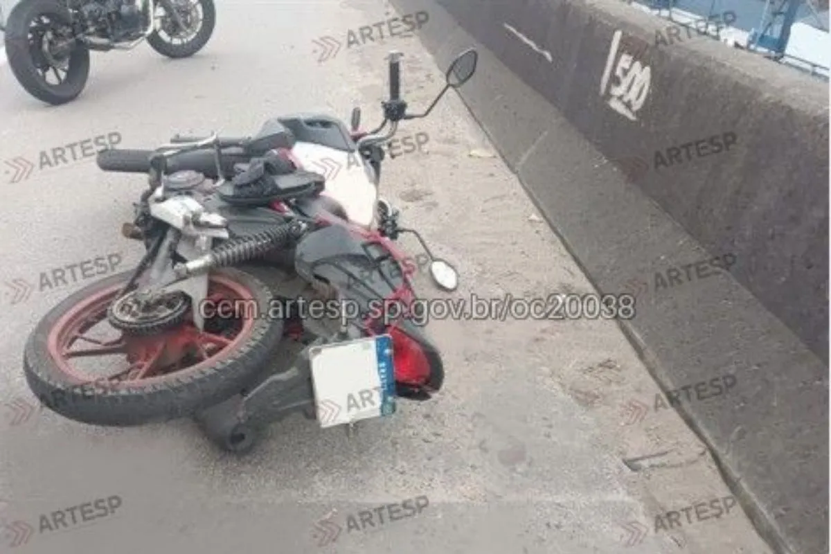 Motociclista morre atingido por linha de pipa
