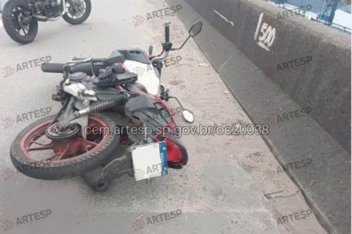 Motociclista morre atingido por linha de pipa