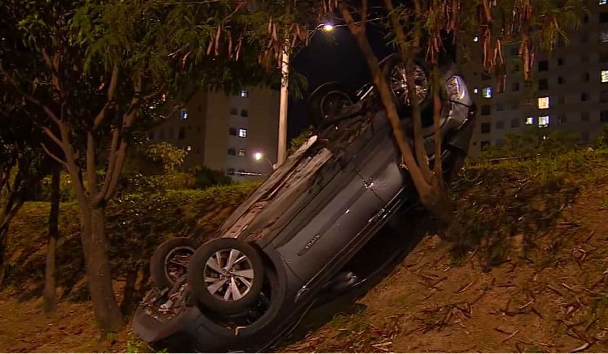 Carro capota e deixa idosa ferida em Campinas