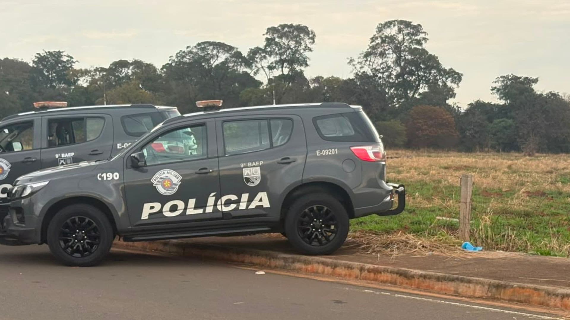 Dois suspeitos morrem em confronto com PMs de folga